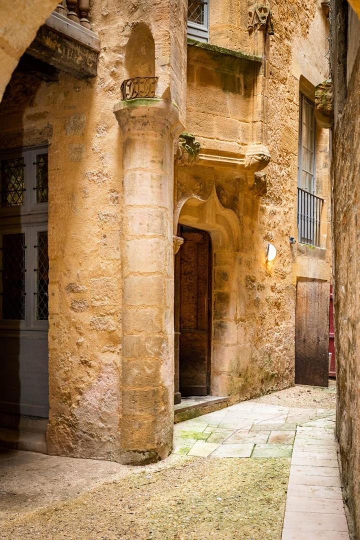 L'Intimiste - Place De La Liberte Sarlat-la-Caneda Exterior photo